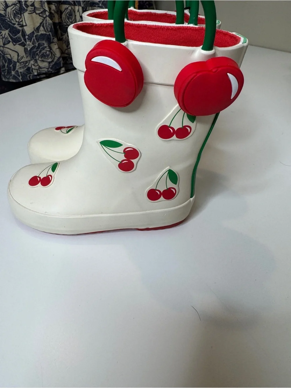NWT Truce Girls Cherry Print Rain Boots Size 5/6 White Red Green Cute Handles